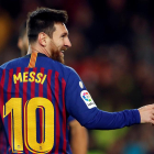 Leo Messi, Luis Suárez i Jordi Alba celebren el gol anotat per l’argentí, el número 400 del seu compte a la Lliga espanyola.
