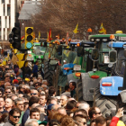 Tractores y payeses se adueñaron ayer de las calles de Zaragoza.