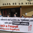 La pancarta del ayuntamiento de Torrelameu.