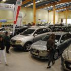 Uns 700 vehicles a la venda - El recinte firal de la capital del Pla d’Urgell va acollir durant tot el cap de setmana un total de 700 vehicles de segona mà a la venda, dels quals 438 són cotxes i 235 tractors i tota mena de maquinària agrícol ...