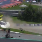 Estremidor accident a Moto GP en el qual Rossi torna a nàixer