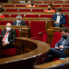 El president Torra i el vicepresident Aragonès, al Parlament.