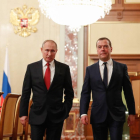 El president rus, Vladímir Putin, i el primer ministre, Dmitri Medvédev, ahir al Kremlin.