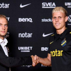 Radulovic fitxa por l'AIK de Suècia