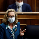 La vicepresidenta Nadia Calviño, ayer, en la sesión del Congreso.