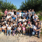 Fotografia de grup de les famílies que van participar diumenge en la trobada d’Afanoc Lleida.