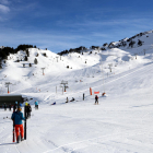 Esquiadores en Baqueira el lunes, cuando abrió la estación.