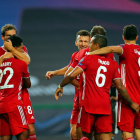 Els jugadors del Bayern celebren el primer gol de Gnabry contra el Lió.