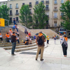 La Marea Pensionista homenatja els padrins morts - La Marea Pensionista va tornar ahir a concentrar-se a la plaça Sant Joan de Lleida després de 3 mesos. Els assistents van recordar que la majoria de morts per Covid són jubilats, els van homenat ...
