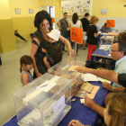Imagen de archivo de un colegio electoral en Lleida durante unas elecciones generales.