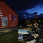Proyección anoche en una de las fachadas del Centre d’Art Contemporani la Panera de Lleida del ‘mapping’ titulado ‘Acomiadem-nos’.