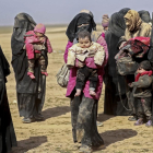 Dones i nens fugen de l’últim reducte d’Estat Islàmic a Síria.