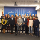Foto de familia del encuentro de Navidad con los medios en la delegación del Govern en Lleida.