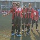 El EFAC celebra uno de los goles que le dieron ayer el triunfo en el Ramon Farrús ante el Vista Alegre.