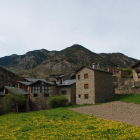 Imagen de una vista del pueblo de Asnurri, en Les Valls de Valira. 