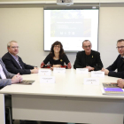 Els alcaldes de Balaguer, Cervera, Tàrrega, Lleida, Mollerussa i les Borges, ahir a Gardeny.