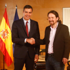 Sánchez culpa a Iglesias de romper la negociación con la consulta de Podemos