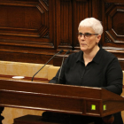 Montse Pineda, del Consell Nacional de les Dones, ahir durant la seua intervenció al Parlament.