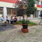 Algunos consiguen ser acogidos en un centro, desde donde intentan labrarse un futuro.