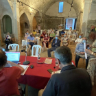 Debate sobre la Cervera cultural de Josep Benet, ayer en la iglesia de Sant Joan Degollat.