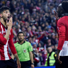 Los jugadores del Athletic, Kenan Kodro e Iñaki Williams, celebran el segundo gol del equipo vasco.