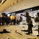 La Policía de Hong Kong denuncia manifestantes muy violentos