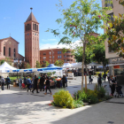 Paradas de productos frescos del mercado. 