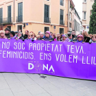 Concentració ahir a Terrassa contra la violència masclista en solidaritat amb la dona assassinada.