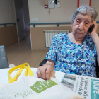 Núria, de 92 años, es usuaria de la residencia El Carme de Tàrrega.