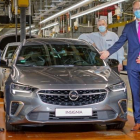 El nou Opel Insignia s'ofereix amb dos versions amb carrosseria berlina Grand Sport o familiar Sports.