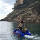 Los Bomberos utilizan un patinete para el rescate de un submarinista en Tossa de Mar