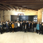 Els membres de la Diputació, ahir amb representants dels mitjans de comunicació de Lleida.