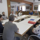 La reunión de alcaldes y vecinos que se mantuvo ayer en Torà.