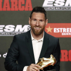 Leo Messi ahir amb la Bota d’Or, la sisena de la seua carrera.
