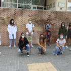 Una concentración en Lleida de los médicos internos residentes.
