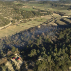 Incendio ayer en Maldà por una quema agrícola descontrolada. 