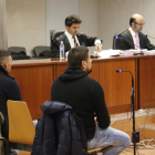 Los dos acusados por estos hechos durante el juicio celebrado en la Audiencia de Lleida. 