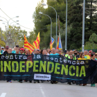 La columna de Tàrrega llegando ayer a Martorell. 