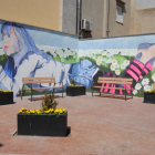 En nuevo mural de Ana Pulido en la plaza Ca La Pipa. 