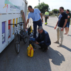 Bicicletas y otros objetos recuperados del vertedero. 