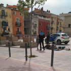 Una actuació de la Urbana divendres a la tarda contra la venda irregular a la plaça del Dipòsit.