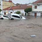 Un aiguat va negar els carrers de Nerva (Huelva), ahir.