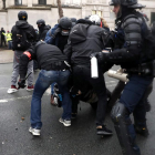 Disturbios en la marcha de los ‘chalecos amarillos’ en París.