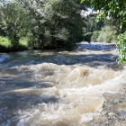 Imagen de la crecida de ayer del río Valira a su paso por La Seu d’Urgell. 