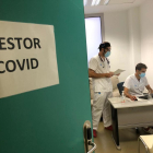 La zona de trabajo de los gestores COVID en el Hospital Arnau de Vilanova.