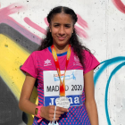 Marwa El Kouya i Paula Niubó posen amb les medalles aconseguides aquest cap de setmana.