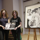 L’artista Sophie Navarro (a la dreta), ahir a la inauguració.