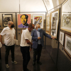 El alcalde, Miquel Pueyo, junto al coleccionista Antoni Gelonch Viladegut, ayer en el Museu de Lleida.