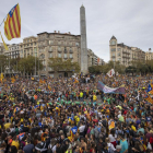 L’encreuament de Diagonal i el passeig de Gràcia, a vessar.