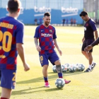 Messi durante el entrenamiento de la tarde, en la que los jugadores utilizaron las camisetas de juego.